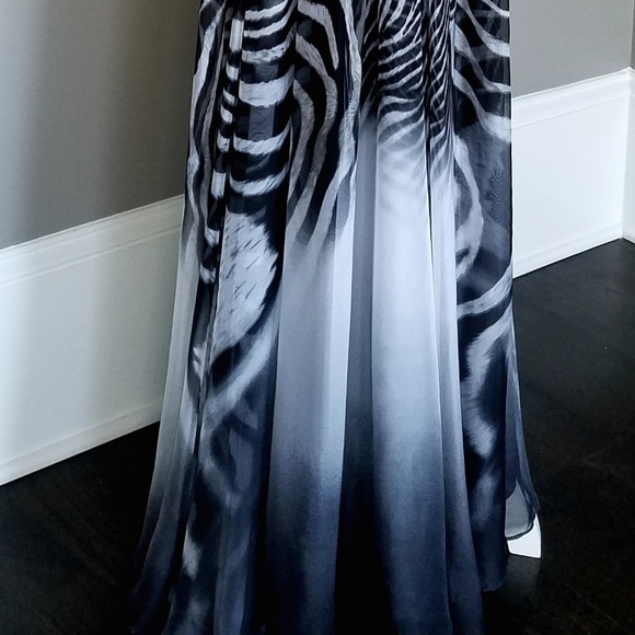 La Femme Strapless Evening Gown 0 Print Prom - Picture 5 of 8